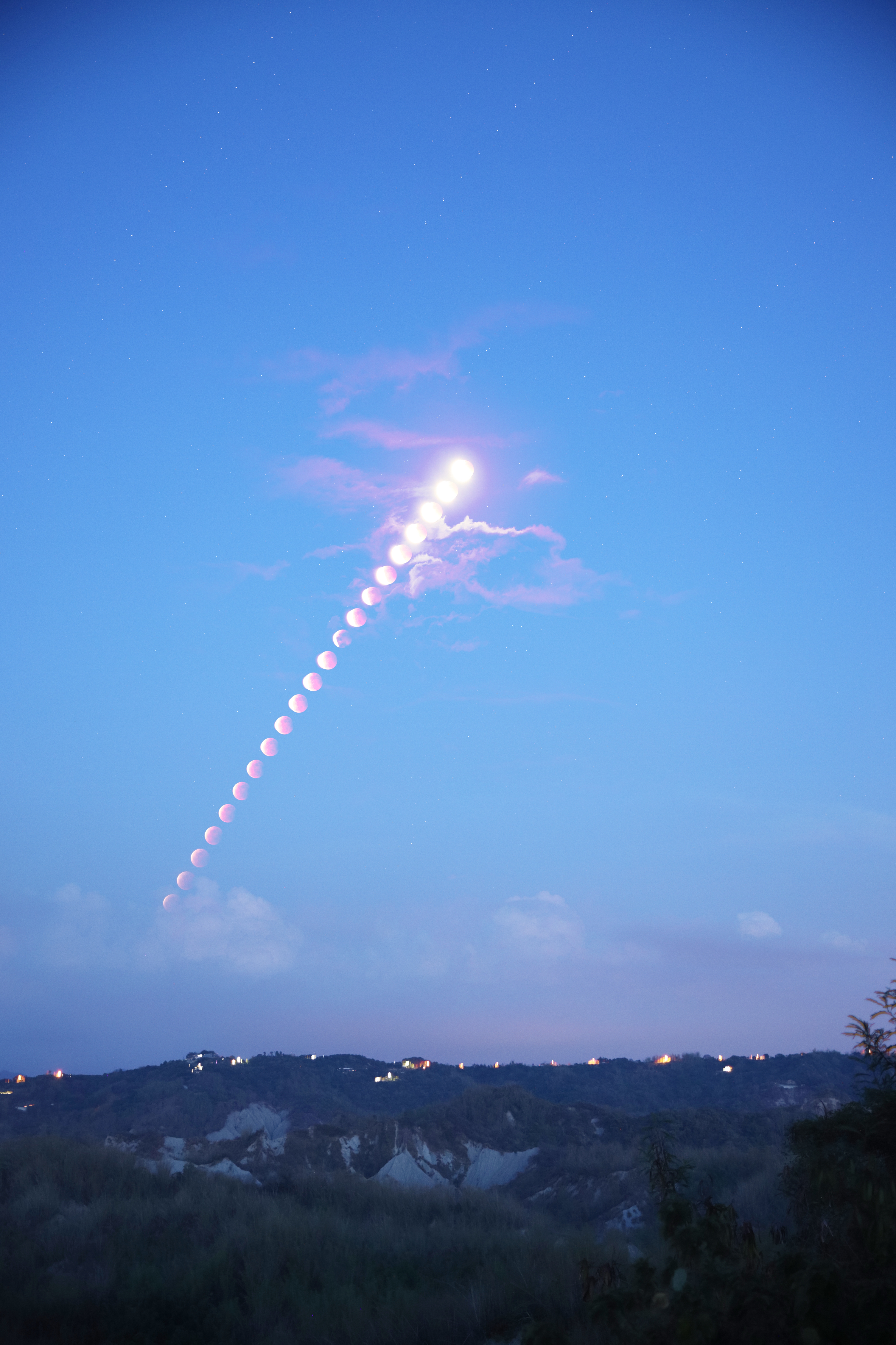 The total lunar eclipse